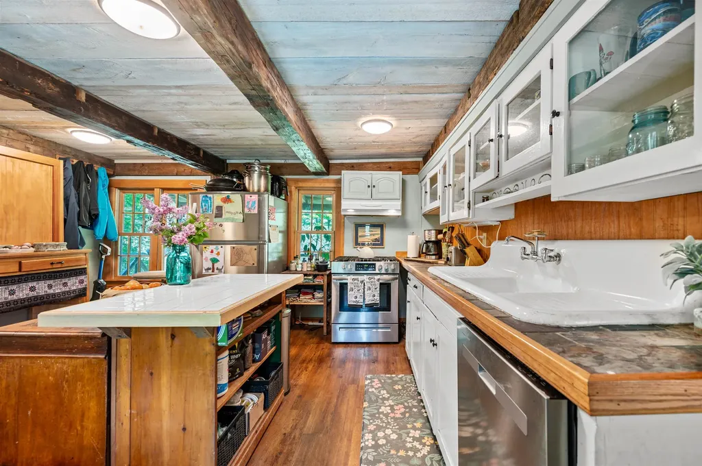 2818 Route 65 Brookfield VT 05036