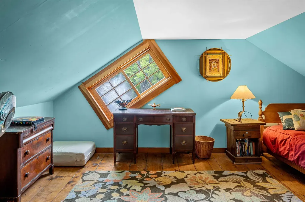 2818 Route 65 Brookfield VT 05036
