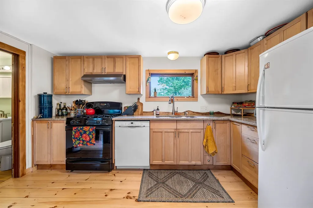 2818 Route 65 Brookfield VT 05036