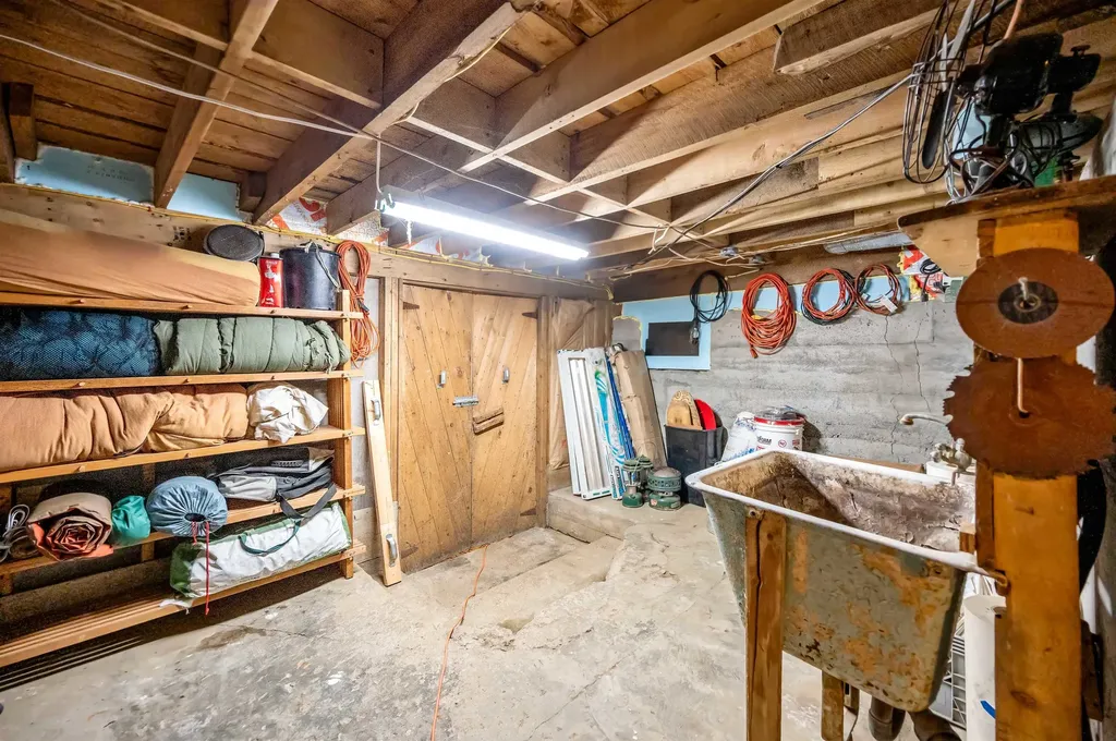 2818 Route 65 Brookfield VT 05036
