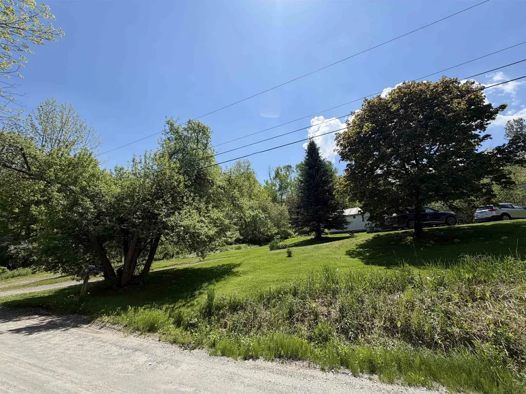 51 Barton Road Piermont NH 03779
