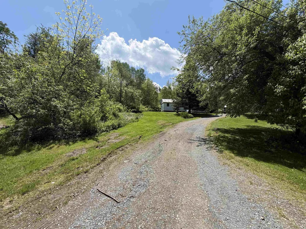 51 Barton Road Piermont NH 03779