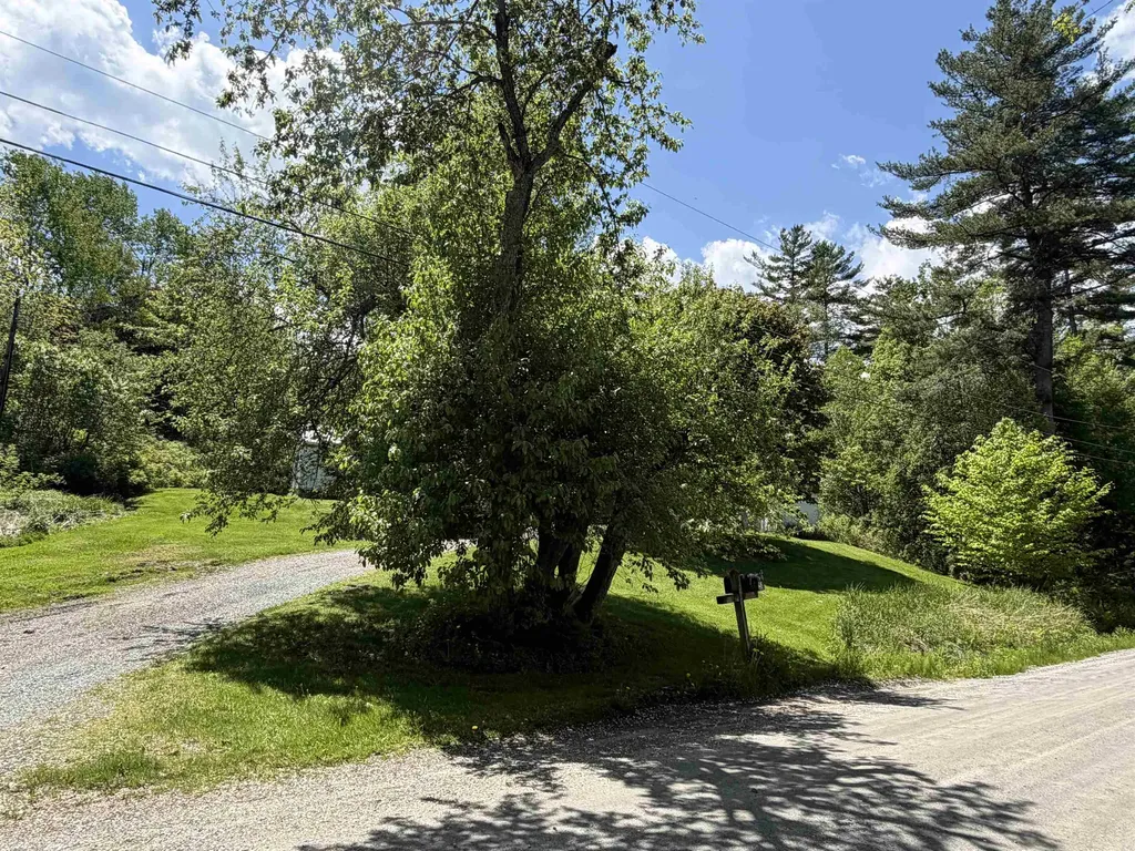 51 Barton Road Piermont NH 03779