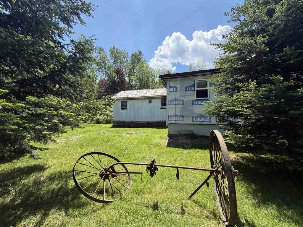 51 Barton Road Piermont NH 03779