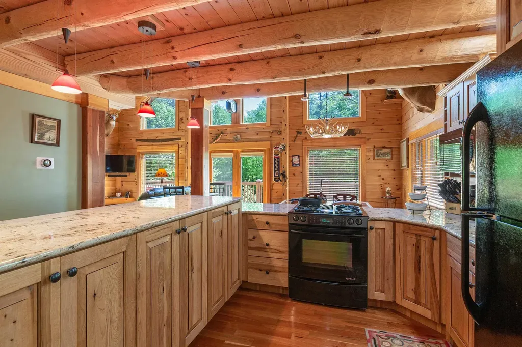 25 Goodhue Hill Road Enfield NH 03784