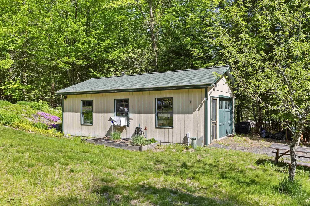 25 Goodhue Hill Road Enfield NH 03784
