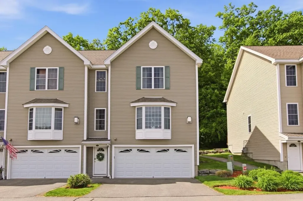 4 Aster Court Hudson NH 03051