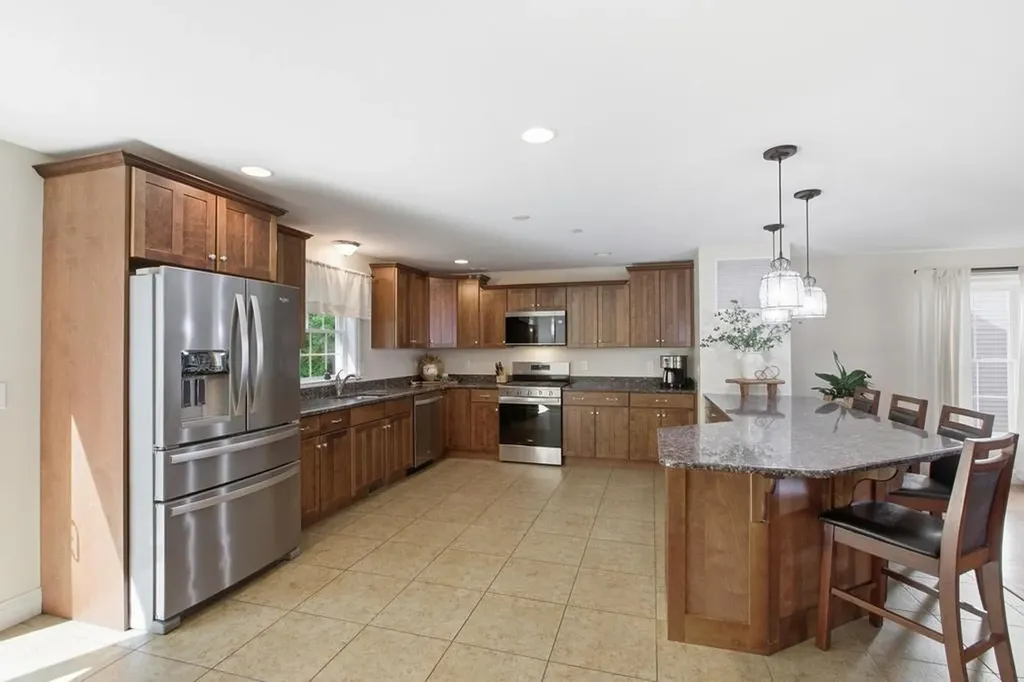 4 Aster Court Hudson NH 03051