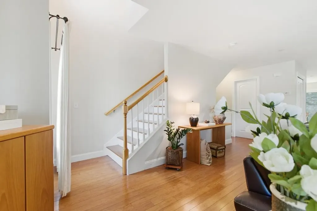 4 Aster Court Hudson NH 03051