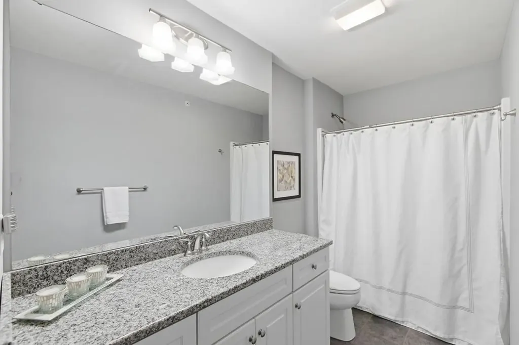 4 Aster Court Hudson NH 03051
