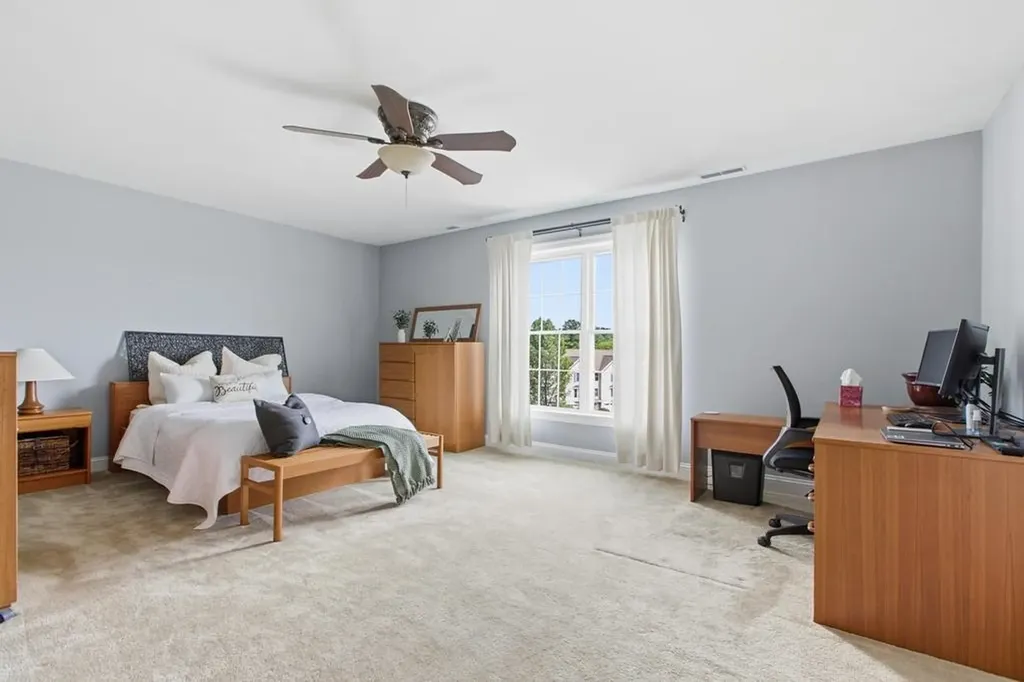 4 Aster Court Hudson NH 03051