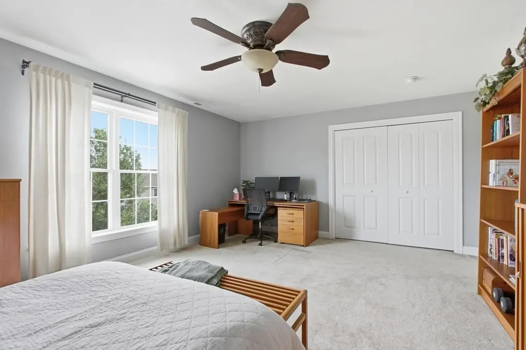 4 Aster Court Hudson NH 03051