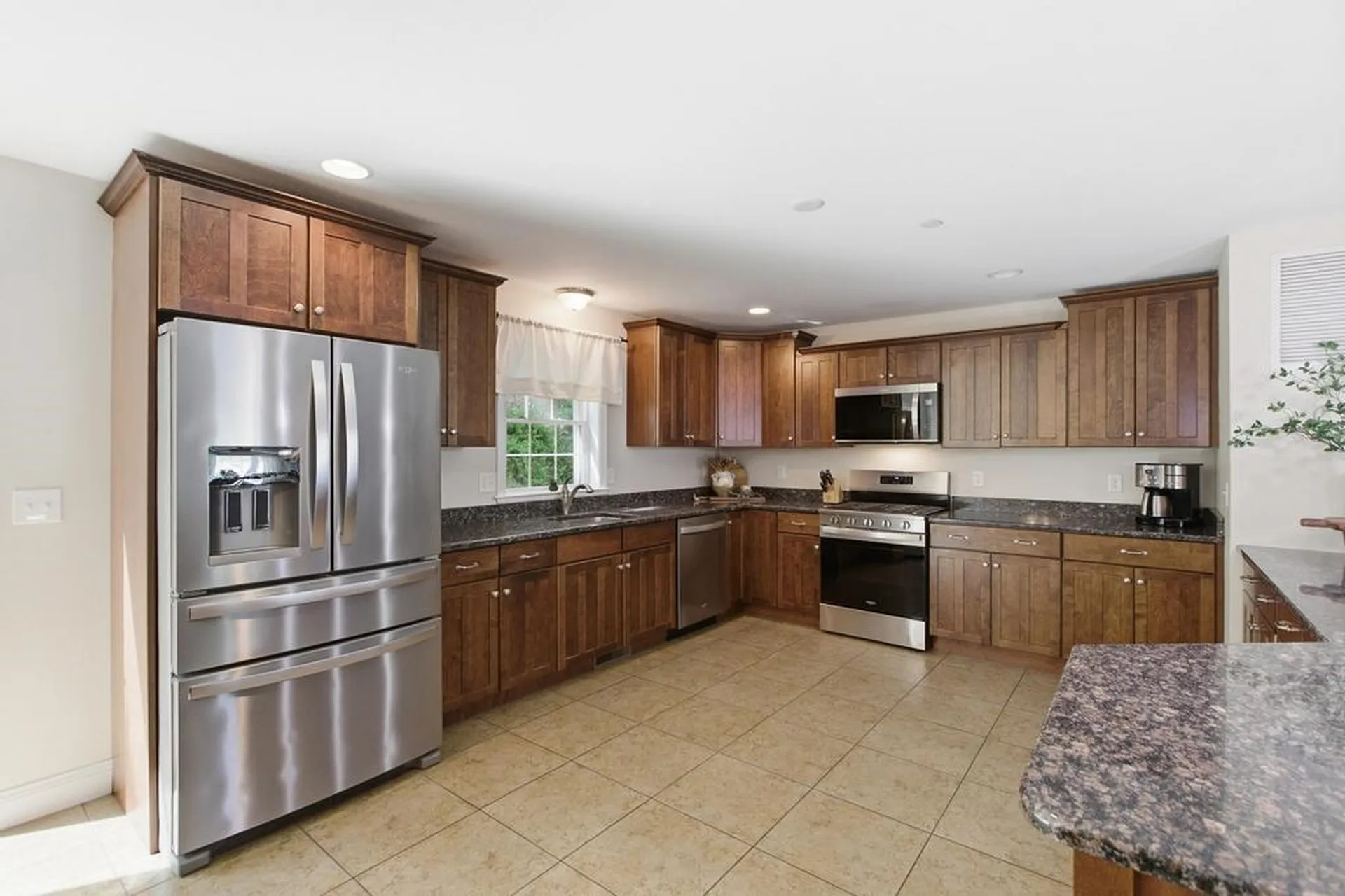 4 Aster Court Hudson NH 03051