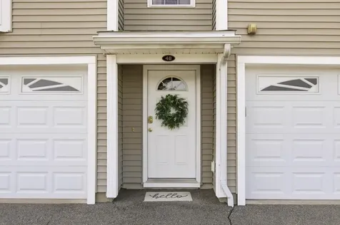 4 Aster Court Hudson NH 03051