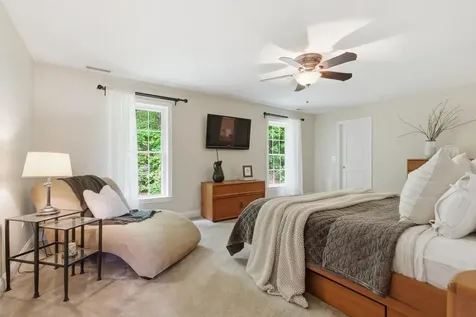 4 Aster Court Hudson NH 03051