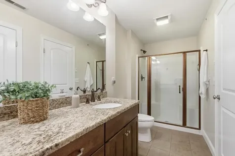 4 Aster Court Hudson NH 03051