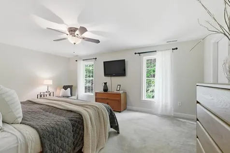 4 Aster Court Hudson NH 03051