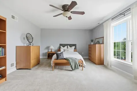 4 Aster Court Hudson NH 03051