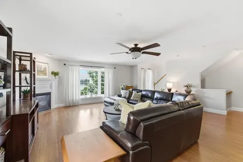 4 Aster Court Hudson NH 03051