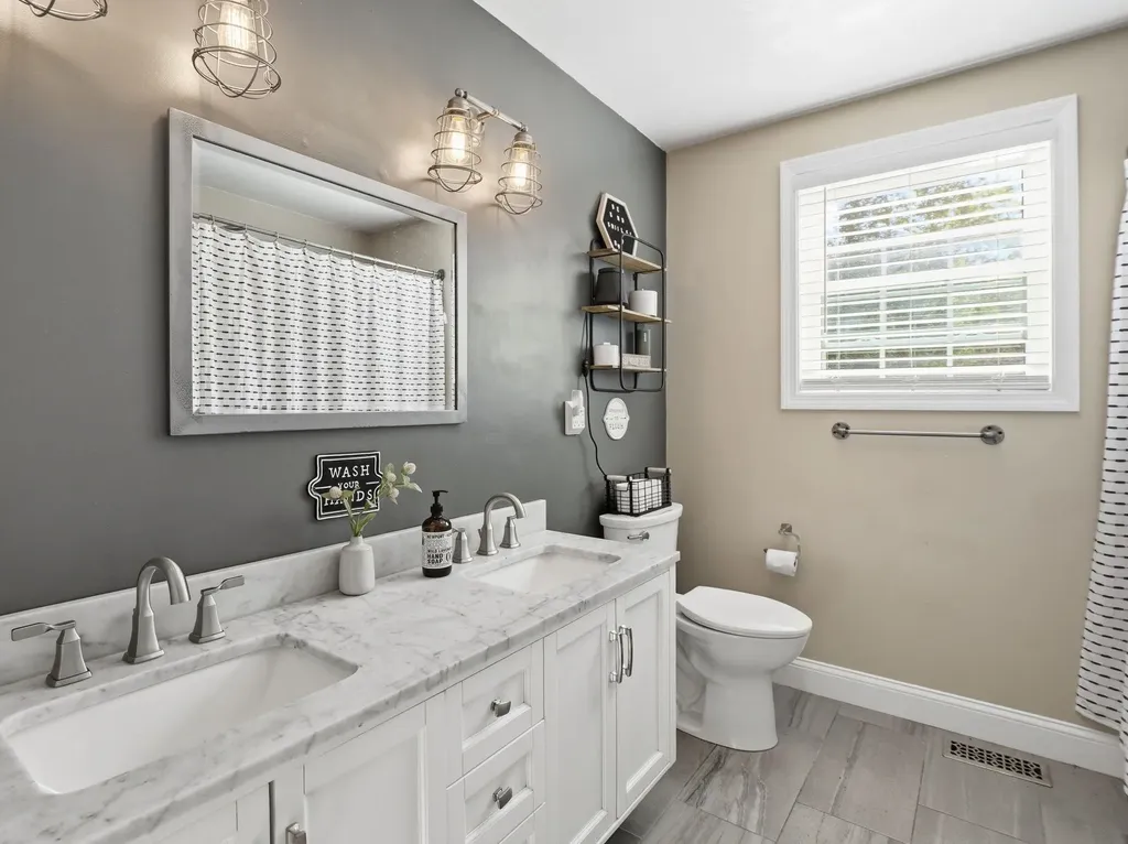 11 Bancroft Circle Mont Vernon NH 03057