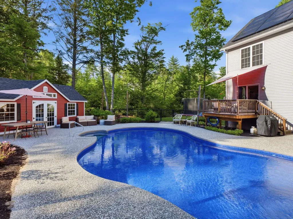 11 Bancroft Circle Mont Vernon NH 03057