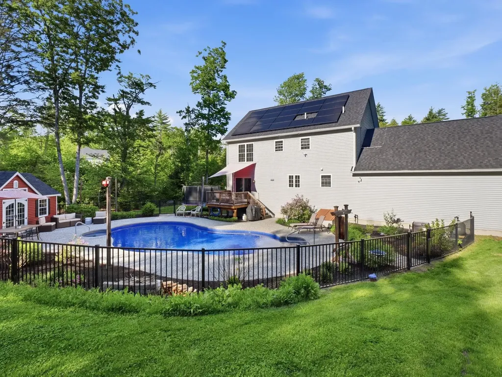 11 Bancroft Circle Mont Vernon NH 03057