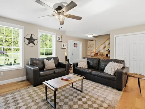 11 Bancroft Circle Mont Vernon NH 03057