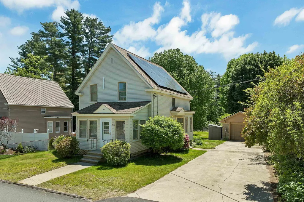 11 Grove Street Derry NH 03038