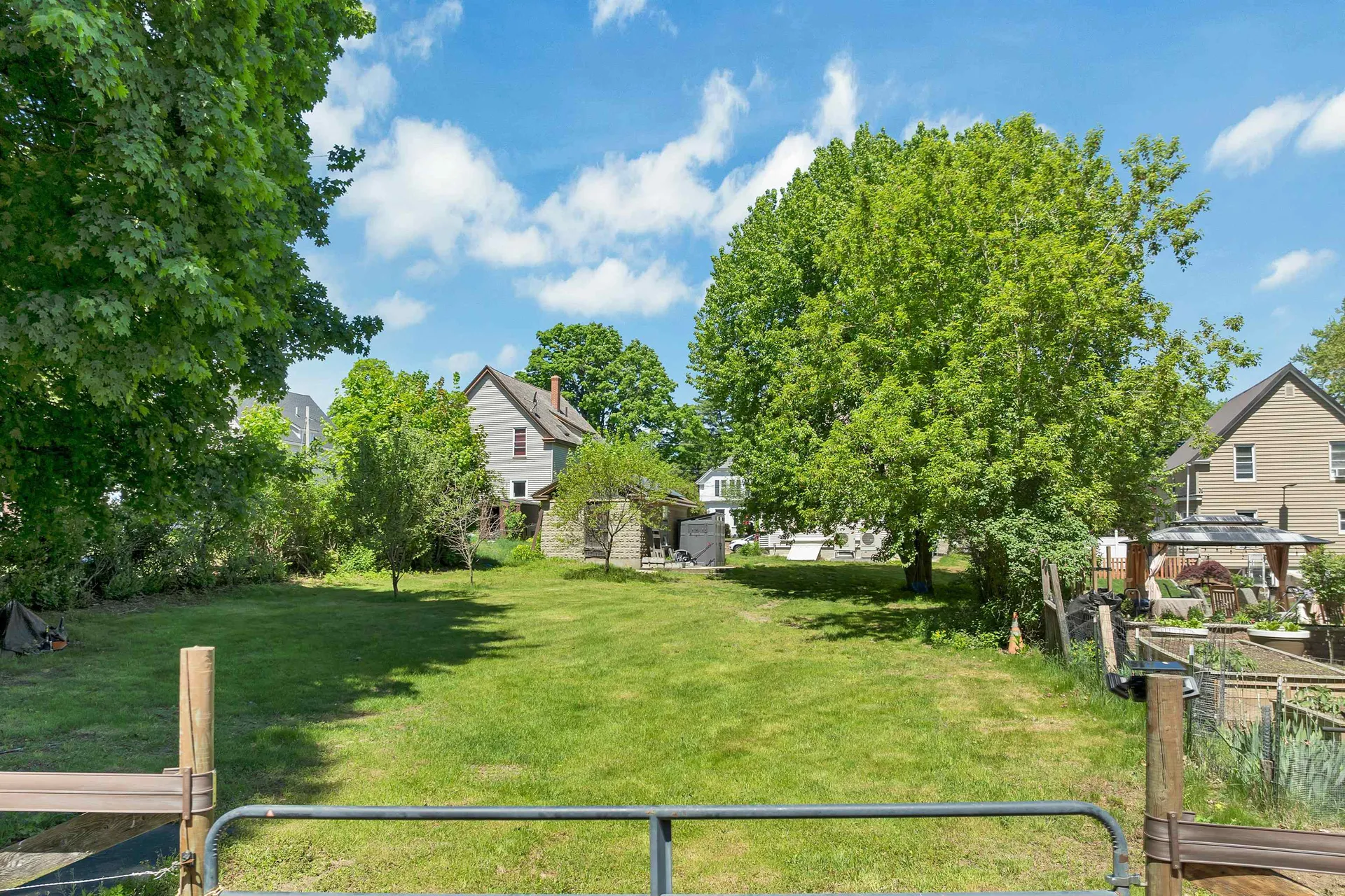 11 Grove Street Derry NH 03038