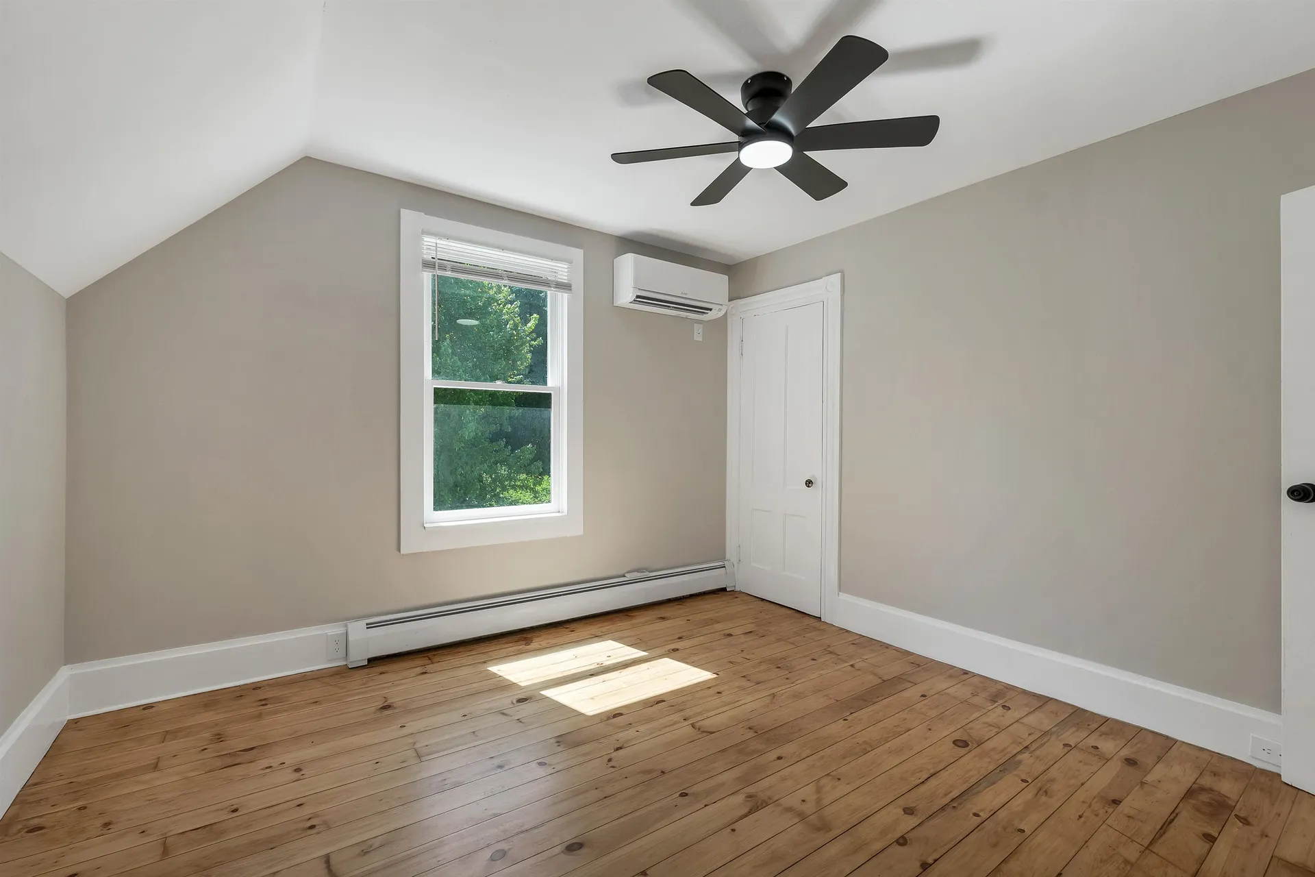 11 Grove Street Derry NH 03038
