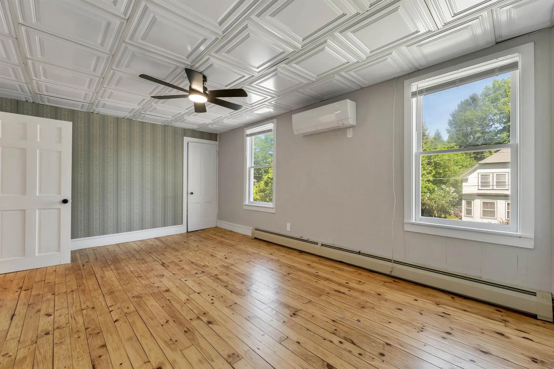 11 Grove Street Derry NH 03038