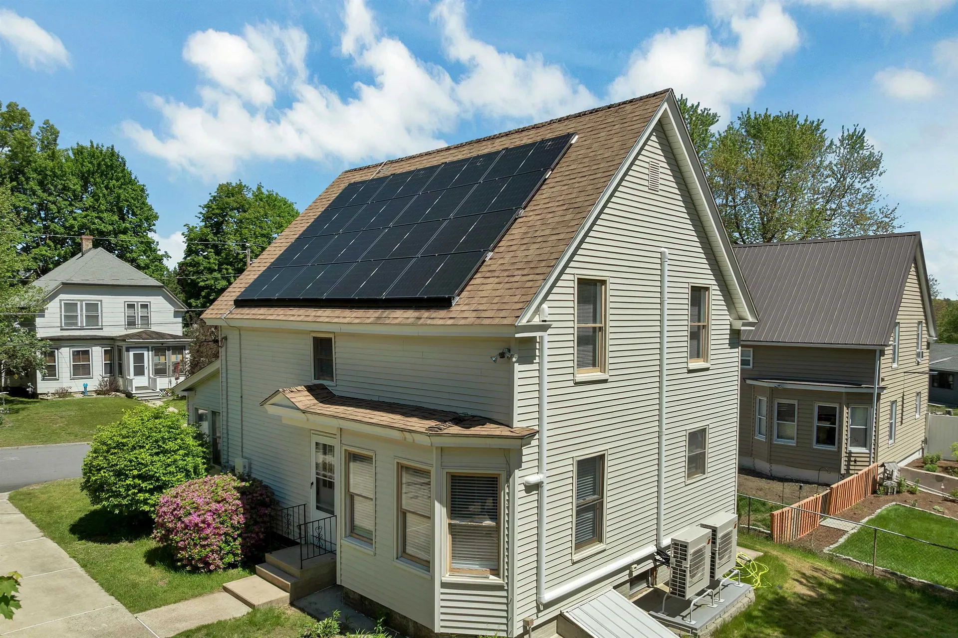 11 Grove Street Derry NH 03038
