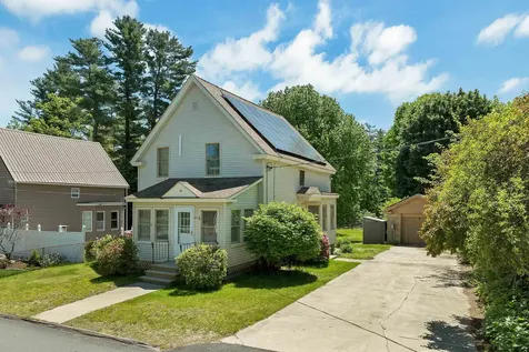 11 Grove Street Derry NH 03038