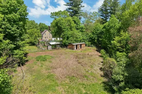 11 Grove Street Derry NH 03038