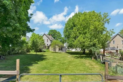 11 Grove Street Derry NH 03038