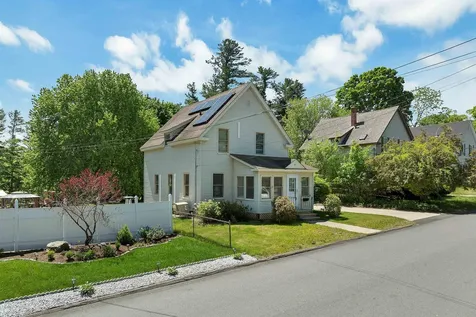 11 Grove Street Derry NH 03038