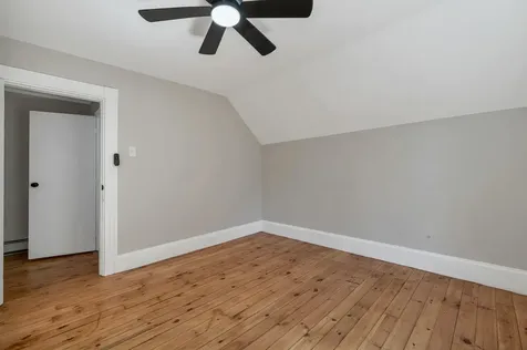 11 Grove Street Derry NH 03038