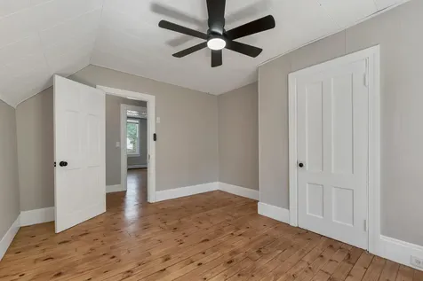 11 Grove Street Derry NH 03038