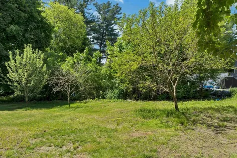 11 Grove Street Derry NH 03038