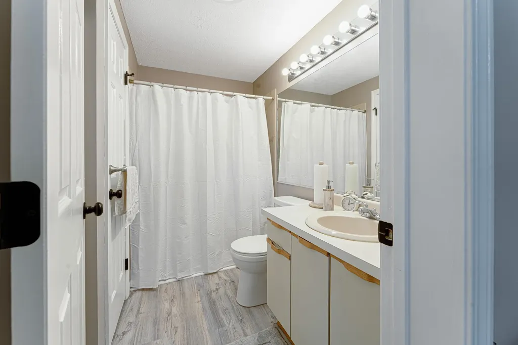 353 Winding Pond Road Londonderry NH 03053