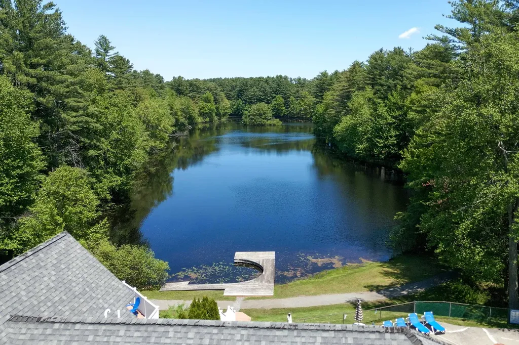 353 Winding Pond Road Londonderry NH 03053