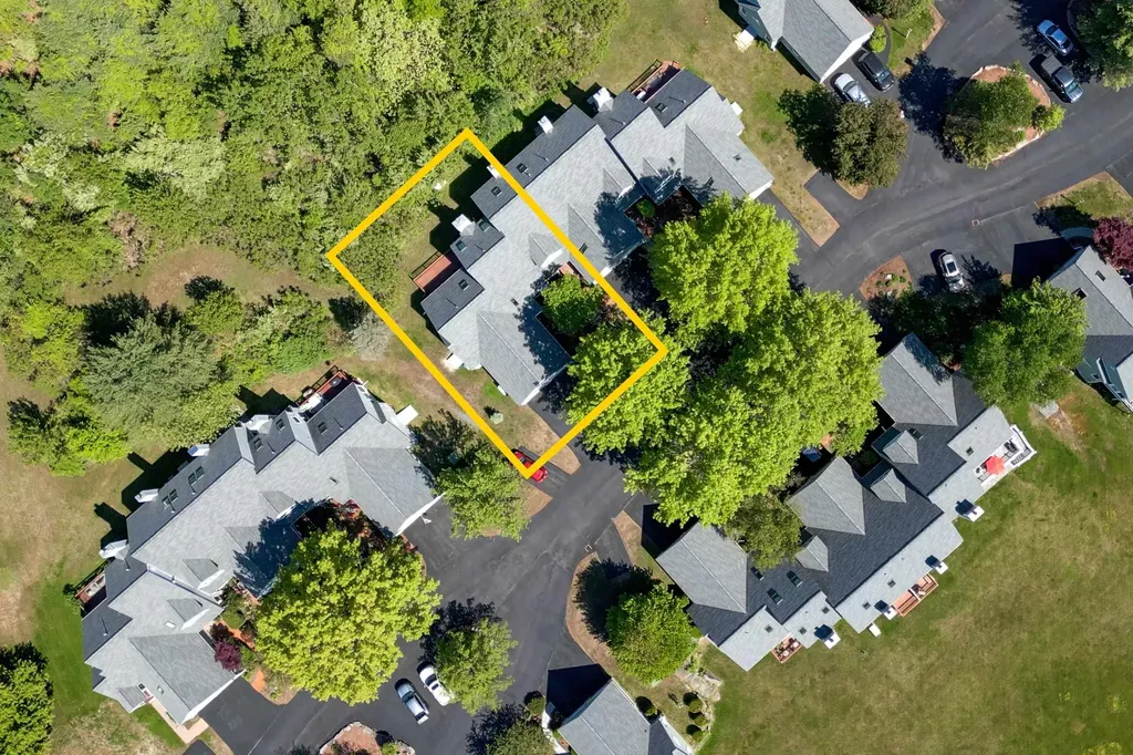353 Winding Pond Road Londonderry NH 03053