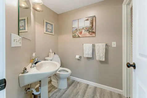 353 Winding Pond Road Londonderry NH 03053