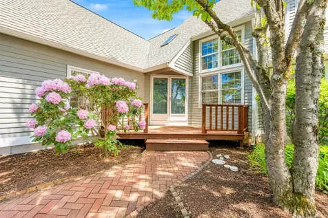 353 Winding Pond Road Londonderry NH 03053