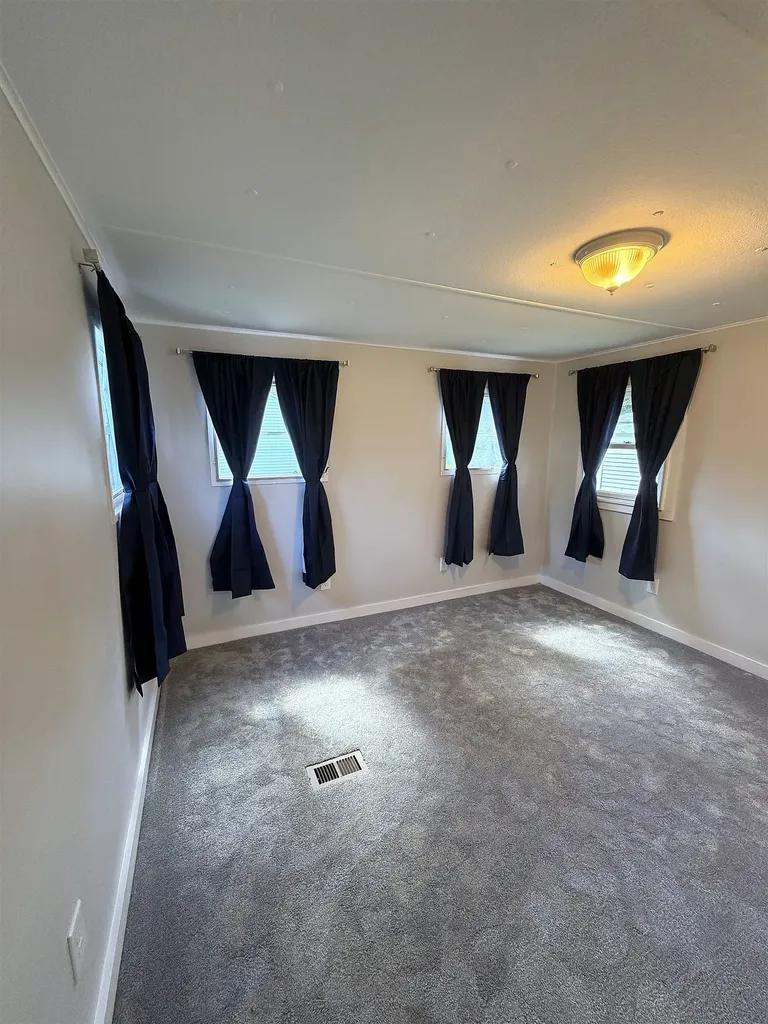 10 Sherman Drive Boscawen NH 03303