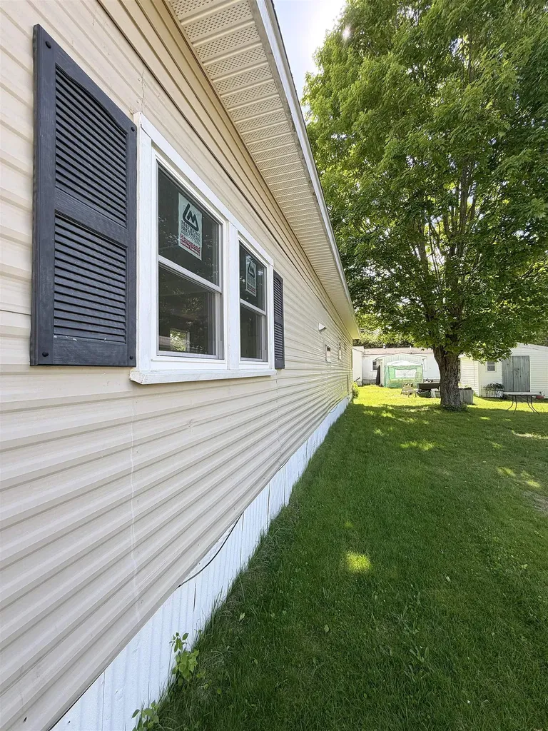 10 Sherman Drive Boscawen NH 03303