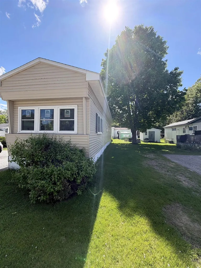 10 Sherman Drive Boscawen NH 03303