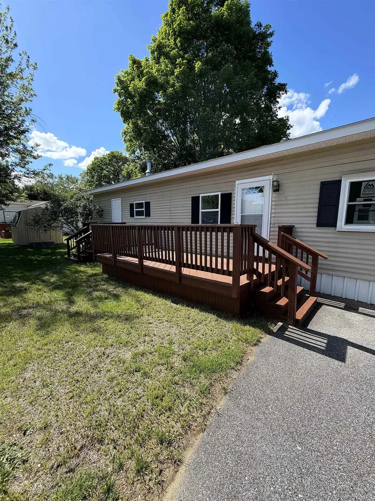10 Sherman Drive Boscawen NH 03303