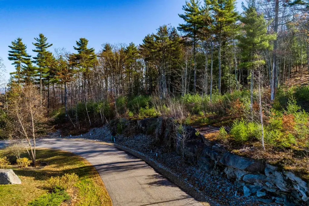 51 Commanders Helm Road Laconia NH 03246