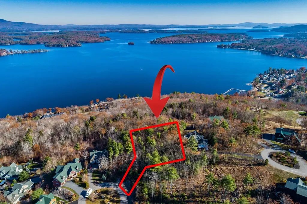 51 Commanders Helm Road Laconia NH 03246